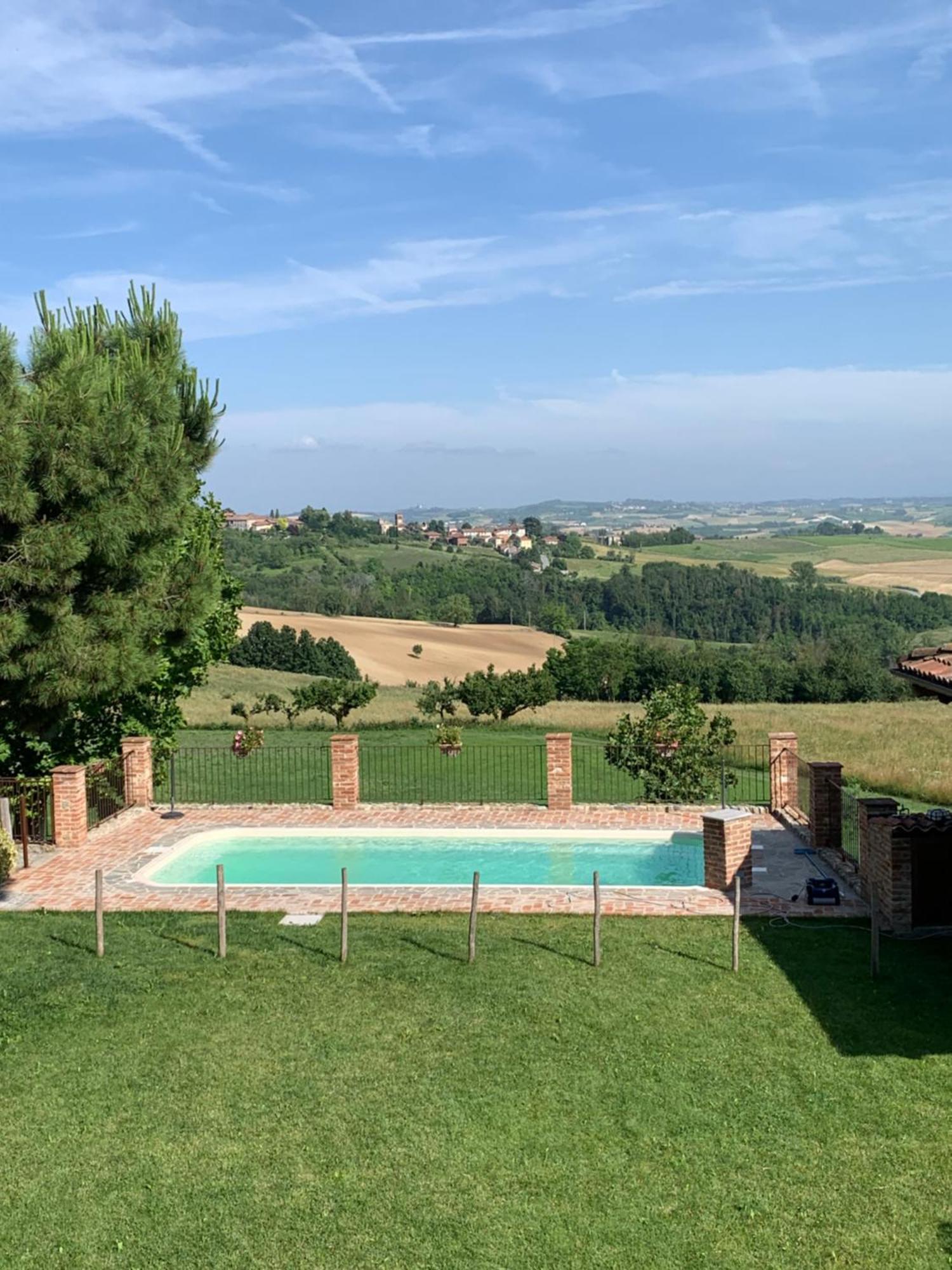 Azienda Agricola Garoglio Davide Alfiano Natta Eksteriør billede